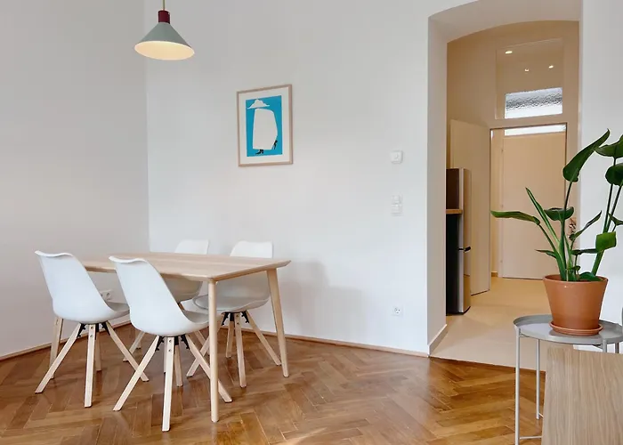 New Renovated 2br At Stadhalle Daire