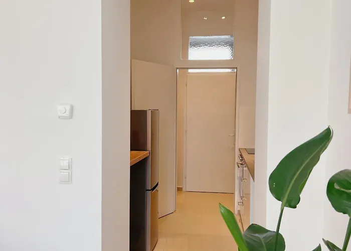 New Renovated 2br At Stadhalle Daire