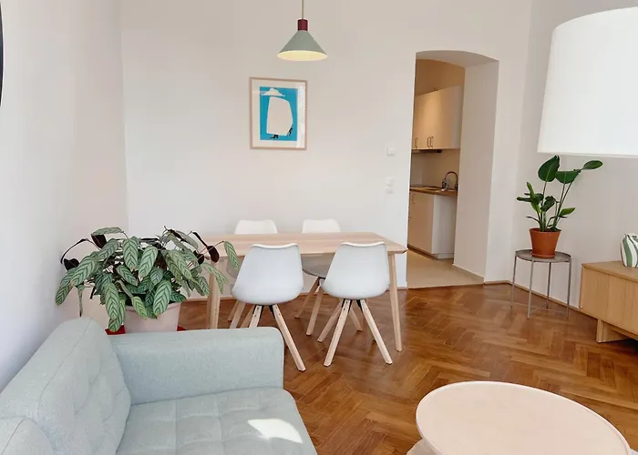 New Renovated 2br At Stadhalle Daire